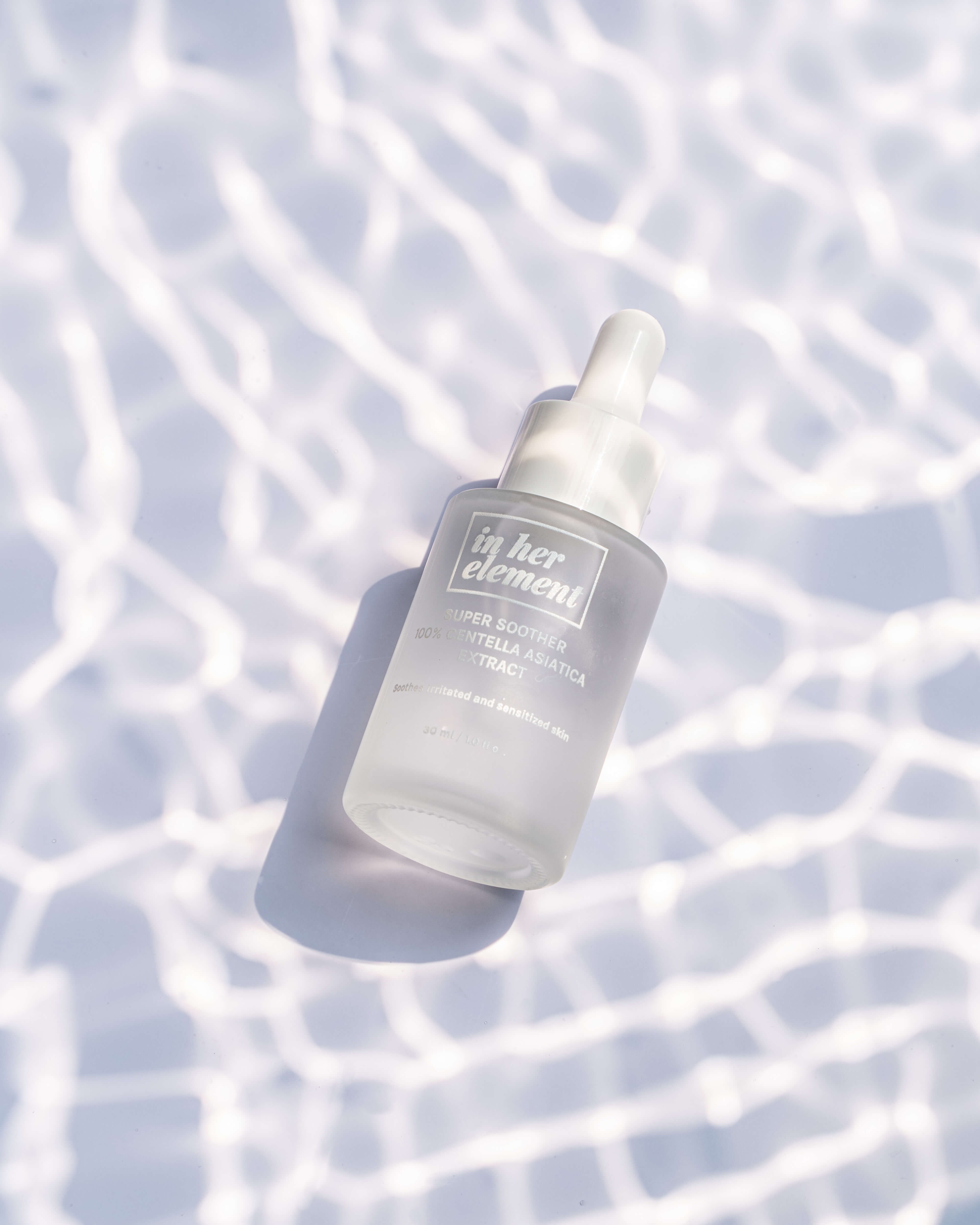 How to create a luxe underwater reflection effect for product photography